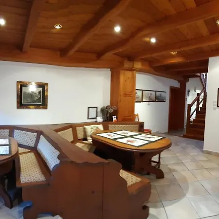 Tolgyes Apartment *